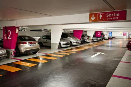Luxury Paris La Vie En Rose Jacuzzi Terrasse Parking Apartment Bagian luar foto